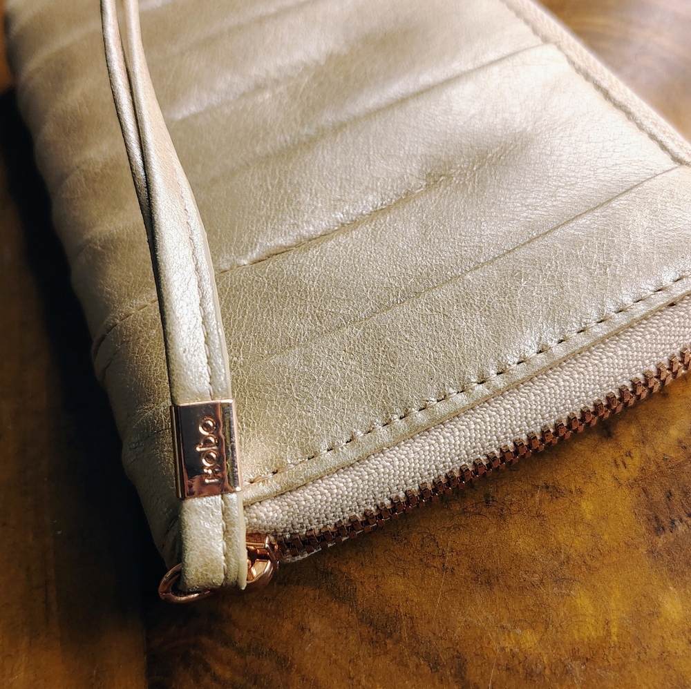  HOBO International Amoret Zip Around Wallet Gold - Picture 3 of 6